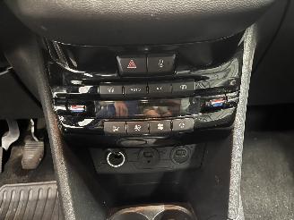 Peugeot 208 208 I (CA/CC/CK/CL) Hatchback 1.2 Vti 12V PureTech 82 (EB2F(HMZ)) [60k=
W]  (03-2012/12-2019) picture 18