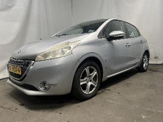 Peugeot 208 208 I (CA/CC/CK/CL) Hatchback 1.2 Vti 12V PureTech 82 (EB2F(HMZ)) [60k=
W]  (03-2012/12-2019) picture 3