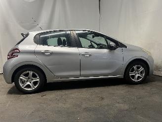 Peugeot 208 208 I (CA/CC/CK/CL) Hatchback 1.2 Vti 12V PureTech 82 (EB2F(HMZ)) [60k=
W]  (03-2012/12-2019) picture 8