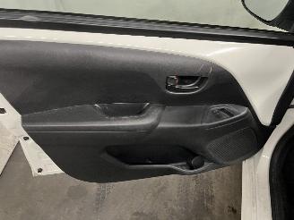 Citroën C1 C1 Hatchback 1.0 Vti 68 12V (1KR-FE(CFB)) [51kW]  (04-2014/04-2018) picture 20