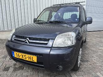 Damaged car Citroën Berlingo Berlingo Cinqspace, Multispace MPV 1.6 16V (TU5JP4(NFU)) [80kW]  (10-2=
000/12-2011) 2007/9