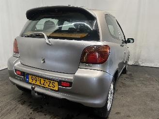 Toyota Yaris Yaris (P1) Hatchback 1.3 16V VVT-i (2SZFE) [64kW]  (04-2002/09-2005) picture 5