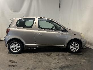 Toyota Yaris Yaris (P1) Hatchback 1.3 16V VVT-i (2SZFE) [64kW]  (04-2002/09-2005) picture 7