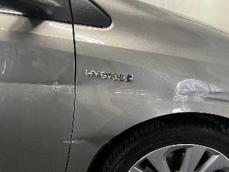 Toyota Auris Auris Touring Sports (E18) Combi 1.8 16V Hybrid (2ZRFXE) [100kW]  (07-=
2013/12-2018) picture 9