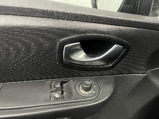 Renault Clio Clio IV Estate/Grandtour (7R) Combi 5-drs 1.5 Energy dCi 90 FAP (K9K-6=
28(K9K-E6)) [66kW]  (11-2012/08-2021) picture 23