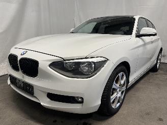 skadebil auto BMW 1-serie 1 serie (F20) Hatchback 5-drs 114i 1.6 16V (N13-B16A) [75kW]  (07-2012=
/02-2015) 2012/9