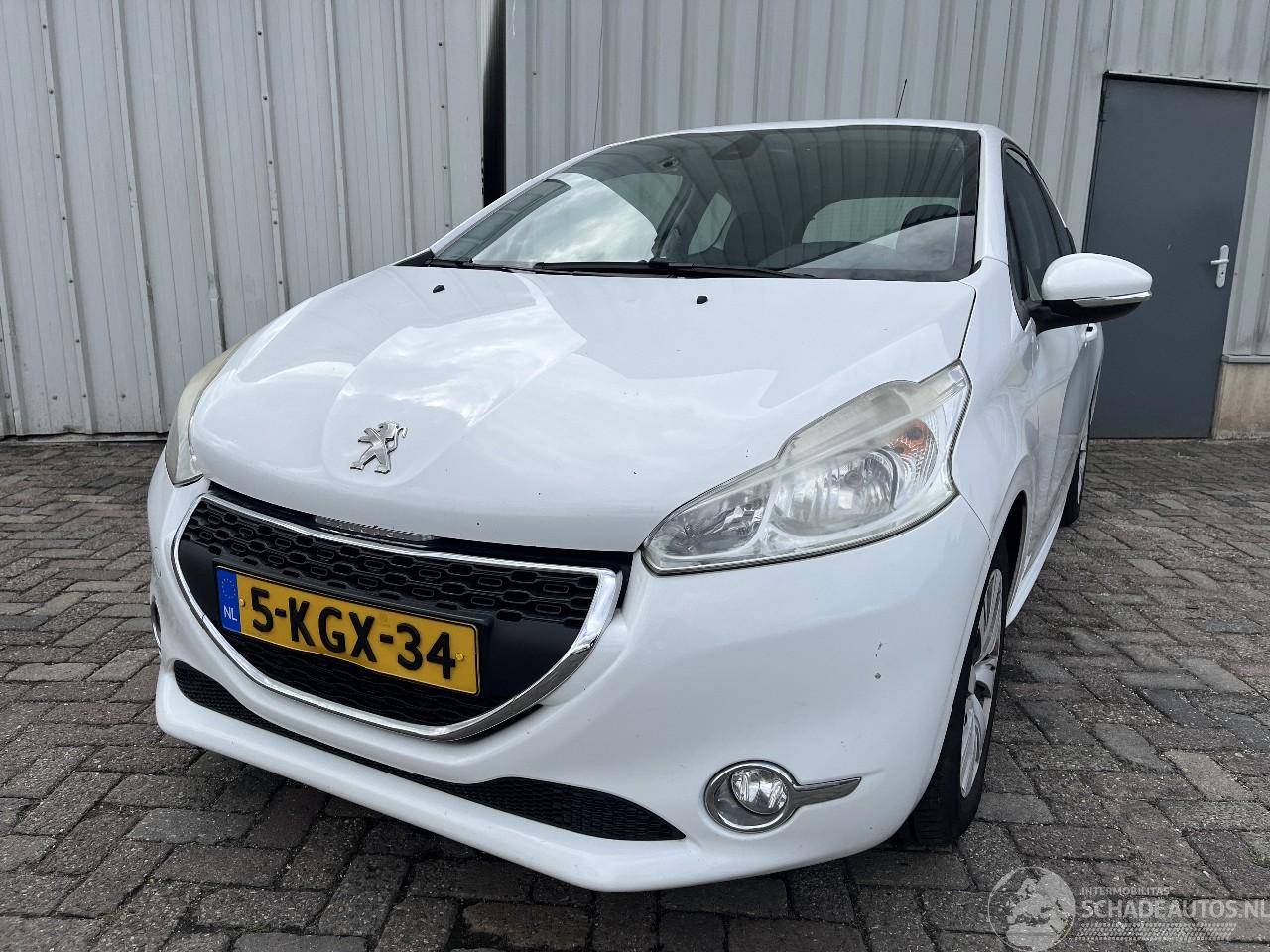 Peugeot 208 208 I (CA/CC/CK/CL) Hatchback 1.2 Vti 12V PureTech 82 (EB2F(HMZ)) [60k=
W]  (03-2012/12-2019)