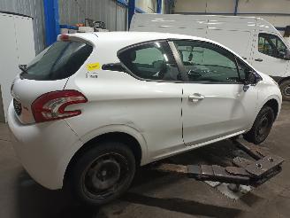 Peugeot 208 208 I (CA/CC/CK/CL) Hatchback 1.0 Vti 12V PureTech (EB0(ZMZ)) [50kW]  =
(03-2012/12-2019) picture 3