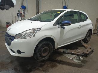 disassembly passenger cars Peugeot 208 208 I (CA/CC/CK/CL) Hatchback 1.0 Vti 12V PureTech (EB0(ZMZ)) [50kW]  =
(03-2012/12-2019) 2014/9