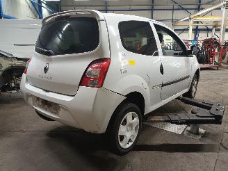 Renault Twingo Twingo II (CN) Hatchback 3-drs 1.5 dCi 90 FAP (K9K-820(K9K-P8)) [63kW]=
  (10-2010/09-2014) picture 3