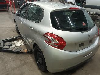 Peugeot 208 208 I (CA/CC/CK/CL) Hatchback 1.2 Vti 12V PureTech 82 (EB2F(HMZ)) [60k=
W]  (03-2012/12-2019) picture 4