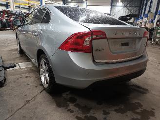 Volvo S-60 S60 II (FS) Sedan 2.0 D3 20V (D5204T2) [120kW]  (04-2010/12-2014) picture 4