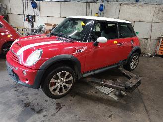 Autoverwertung Mini Mini Mini (R50/53) Hatchback 1.6 16V Cooper S (W11-B16A) [125kW]  (07-2004/=
09-2006) 2005/2