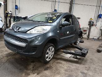 Salvage car Peugeot 107 107 Hatchback 1.0 12V (384F(1KR)) [50kW]  (06-2005/05-2014) 2010/5