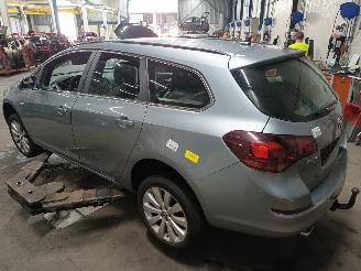 Opel Astra Astra J Sports Tourer (PD8/PE8/PF8) Combi 1.4 Turbo 16V (A14NET(Euro 5=
)) [88kW]  (10-2010/04-2016) picture 4