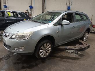 Salvage car Opel Astra Astra J Sports Tourer (PD8/PE8/PF8) Combi 1.4 Turbo 16V (A14NET(Euro 5=
)) [88kW]  (10-2010/04-2016) 2011/8