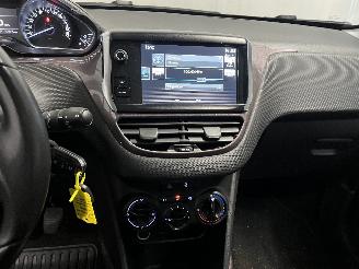 Peugeot 2008 2008 (CU) MPV 1.2 Vti 12V PureTech 82 (EB2F(HMZ)) [60kW]  (03-2013/12-=
2018) picture 18