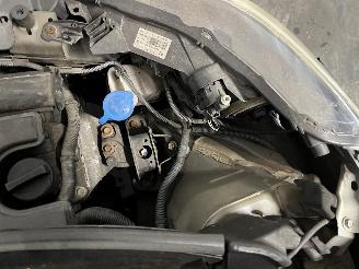 Peugeot 108 108 Hatchback 1.0 12V (1KRFE(CFB)) [51kW]  (05-2014/...) picture 16