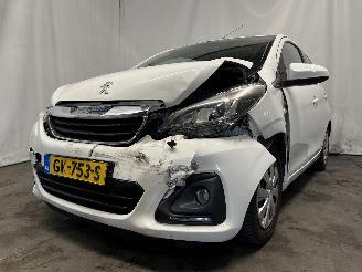 uszkodzony samochody osobowe Peugeot 108 108 Hatchback 1.0 12V (1KRFE(CFB)) [51kW]  (05-2014/...) 2015/6