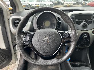 Peugeot 108 108 Hatchback 1.0 12V (1KRFE(CFB)) [51kW]  (05-2014/...) picture 17