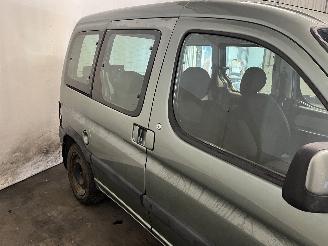 Peugeot Partner Partner Combispace MPV 1.6 16V (TU5JP4(NFU)) [80kW]  (07-2001/03-2008)= picture 9