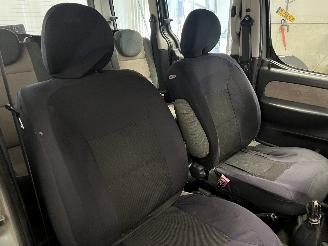 Peugeot Partner Partner Combispace MPV 1.6 16V (TU5JP4(NFU)) [80kW]  (07-2001/03-2008)= picture 10
