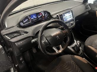 Peugeot 208 208 I (CA/CC/CK/CL) Hatchback 1.2 Vti 12V PureTech 82 (EB2F(HMZ)) [60k=
W]  (03-2012/12-2019) picture 14