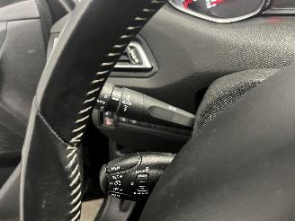Peugeot 308 308 SW (L4/L9/LC/LJ/LR) Combi 5-drs 1.2 12V e-THP PureTech 110 (EB2DT(=
HNZ)) [81kW]  (03-2014/12-2021) picture 20