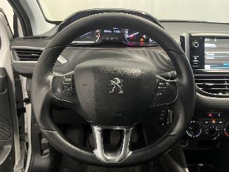 Peugeot 2008 2008 (CU) MPV 1.2 Vti 12V PureTech 82 (EB2F(HMZ)) [60kW]  (03-2013/12-=
2018) picture 17