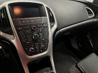 Opel Astra Astra J Sports Tourer (PD8/PE8/PF8) Combi 1.4 Turbo 16V (A14NET(Euro 5=
)) [103kW]  (10-2010/10-2015) picture 17