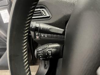 Peugeot 308 308 (L3/L8/LB/LH/LP) Hatchback 5-drs 1.2 12V e-THP PureTech 130 (EB2DT=
S(HNY)) [96kW]  (11-2013/06-2021) picture 20