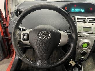 Toyota Yaris Yaris II (P9) Hatchback 1.3 16V VVT-i (2SZFE) [64kW]  (08-2005/11-2010=
) picture 16
