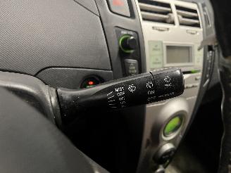 Toyota Yaris Yaris II (P9) Hatchback 1.3 16V VVT-i (2SZFE) [64kW]  (08-2005/11-2010=
) picture 19