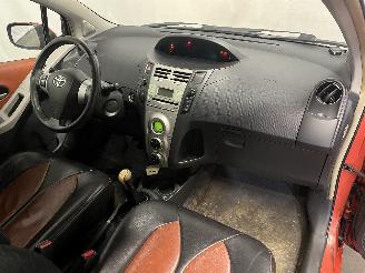 Toyota Yaris Yaris II (P9) Hatchback 1.3 16V VVT-i (2SZFE) [64kW]  (08-2005/11-2010=
) picture 13