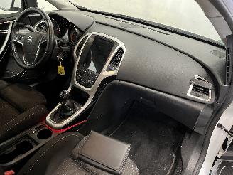 Opel Astra Astra J Sports Tourer (PD8/PE8/PF8) Combi 1.4 Turbo 16V (A14NET(Euro 5=
)) [88kW]  (10-2010/04-2016) picture 8