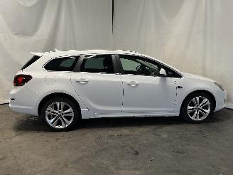 Opel Astra Astra J Sports Tourer (PD8/PE8/PF8) Combi 1.4 Turbo 16V (A14NET(Euro 5=
)) [88kW]  (10-2010/04-2016) picture 7