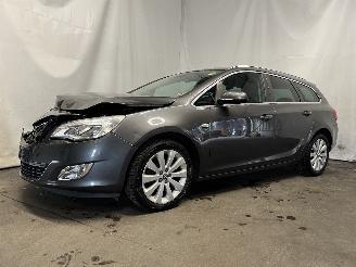 Opel Astra Astra J Sports Tourer (PD8/PE8/PF8) Combi 1.4 Turbo 16V (A14NET(Euro 5=
)) [103kW]  (10-2010/10-2015) picture 3