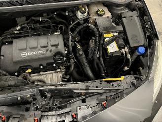 Opel Astra Astra J Sports Tourer (PD8/PE8/PF8) Combi 1.4 Turbo 16V (A14NET(Euro 5=
)) [103kW]  (10-2010/10-2015) picture 10