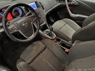 Opel Astra Astra J Sports Tourer (PD8/PE8/PF8) Combi 1.4 Turbo 16V (A14NET(Euro 5=
)) [103kW]  (10-2010/10-2015) picture 20