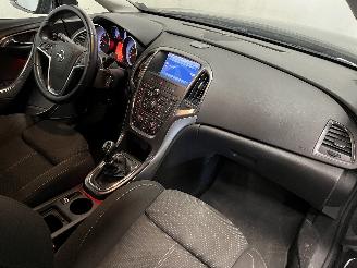 Opel Astra Astra J Sports Tourer (PD8/PE8/PF8) Combi 1.4 Turbo 16V (A14NET(Euro 5=
)) [103kW]  (10-2010/10-2015) picture 16