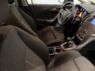 Opel Astra Astra J Sports Tourer (PD8/PE8/PF8) Combi 1.4 Turbo 16V (A14NET(Euro 5=
)) [103kW]  (10-2010/10-2015) picture 17