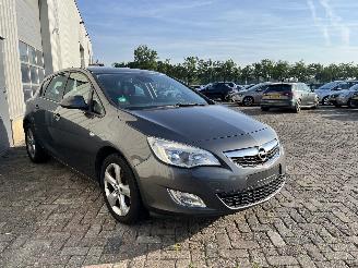 Opel Astra Astra J (PC6/PD6/PE6/PF6) Hatchback 5-drs 2.0 CDTI 16V 160 Ecotec (A20=
DTH) [118kW]  (12-2009/05-2011) picture 4