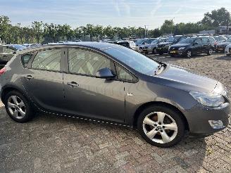 Opel Astra Astra J (PC6/PD6/PE6/PF6) Hatchback 5-drs 2.0 CDTI 16V 160 Ecotec (A20=
DTH) [118kW]  (12-2009/05-2011) picture 6