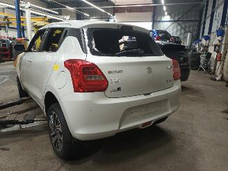 Suzuki Swift Swift (ZC/ZD) Hatchback 5-drs 1.2 Dual Jet 16V Smart Hybrid (K12D) [61=
kW]  (06-2020/...) picture 4