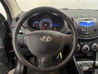 Hyundai I-10 i10 (F5) Hatchback 1.1i 12V (G4HG5) [51kW]  (04-2011/12-2013) picture 15