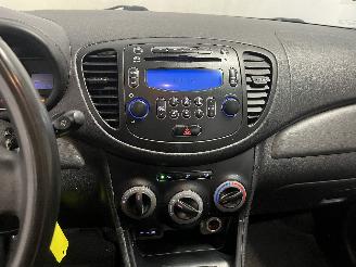 Hyundai I-10 i10 (F5) Hatchback 1.1i 12V (G4HG5) [51kW]  (04-2011/12-2013) picture 16