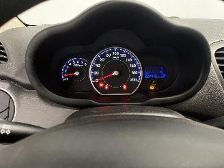 Hyundai I-10 i10 (F5) Hatchback 1.1i 12V (G4HG5) [51kW]  (04-2011/12-2013) picture 17