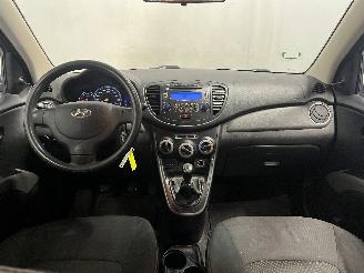 Hyundai I-10 i10 (F5) Hatchback 1.1i 12V (G4HG5) [51kW]  (04-2011/12-2013) picture 13