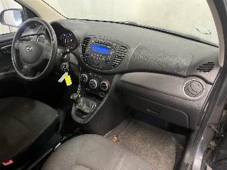 Hyundai I-10 i10 (F5) Hatchback 1.1i 12V (G4HG5) [51kW]  (04-2011/12-2013) picture 11