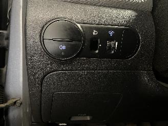 Hyundai I-10 i10 (F5) Hatchback 1.1i 12V (G4HG5) [51kW]  (04-2011/12-2013) picture 20